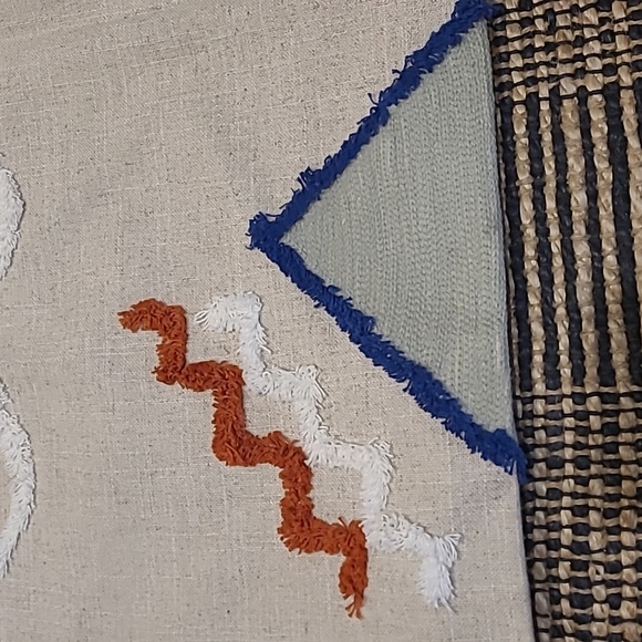 NWT WEST ELM SOUTHWESTERN AZTEC PILLOW COVER - Picture 4 of 8